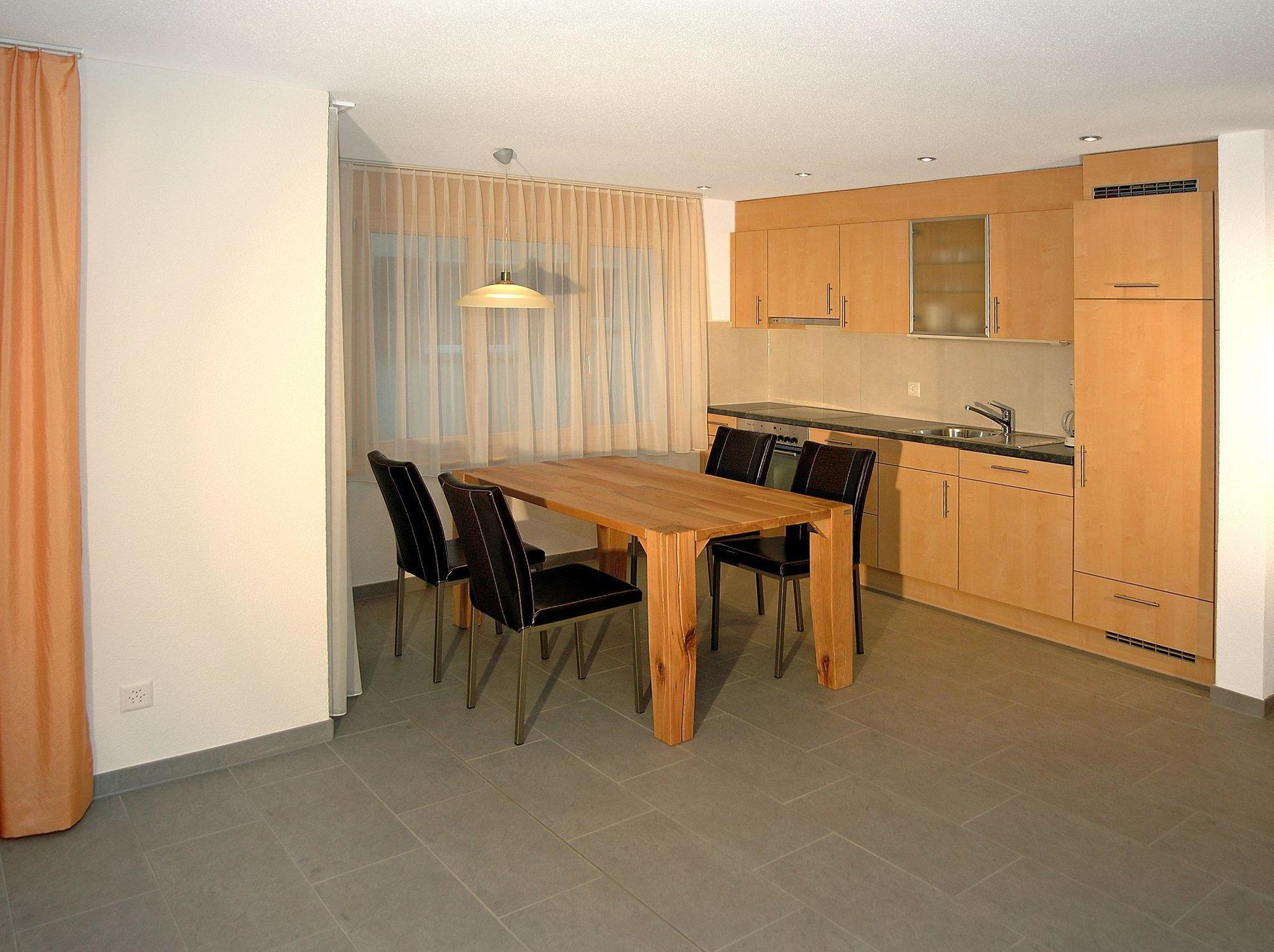Haus Mischabel Apartment Zermatt Ruang foto