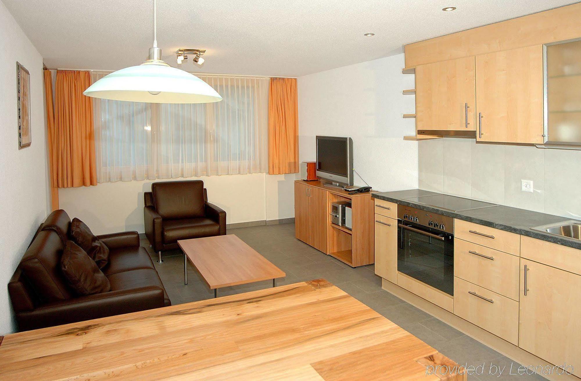 Haus Mischabel Apartment Zermatt Ruang foto